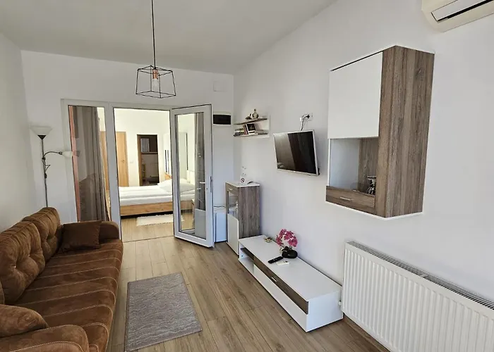 Lägenhet Neferprod - Is - Cam 08 *